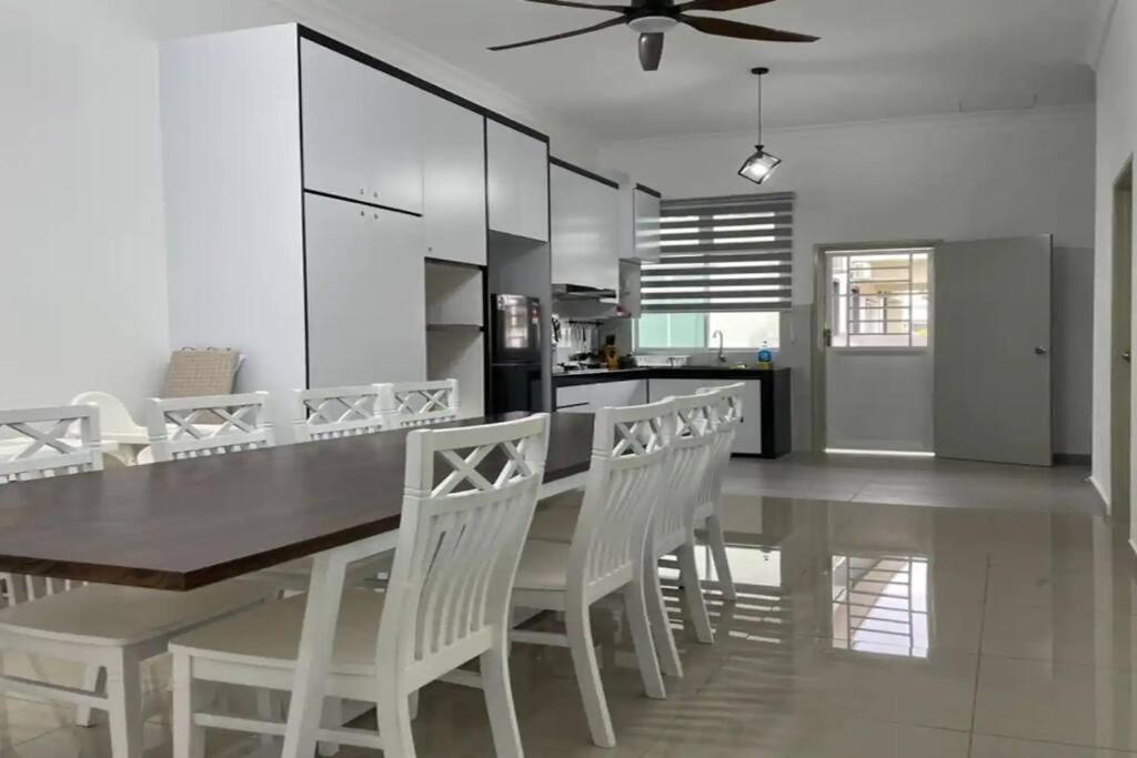 Laman Kaseh Homestay Bukit Katil 4Bedroom With Swimming Pool Ayer Keroh Ngoại thất bức ảnh