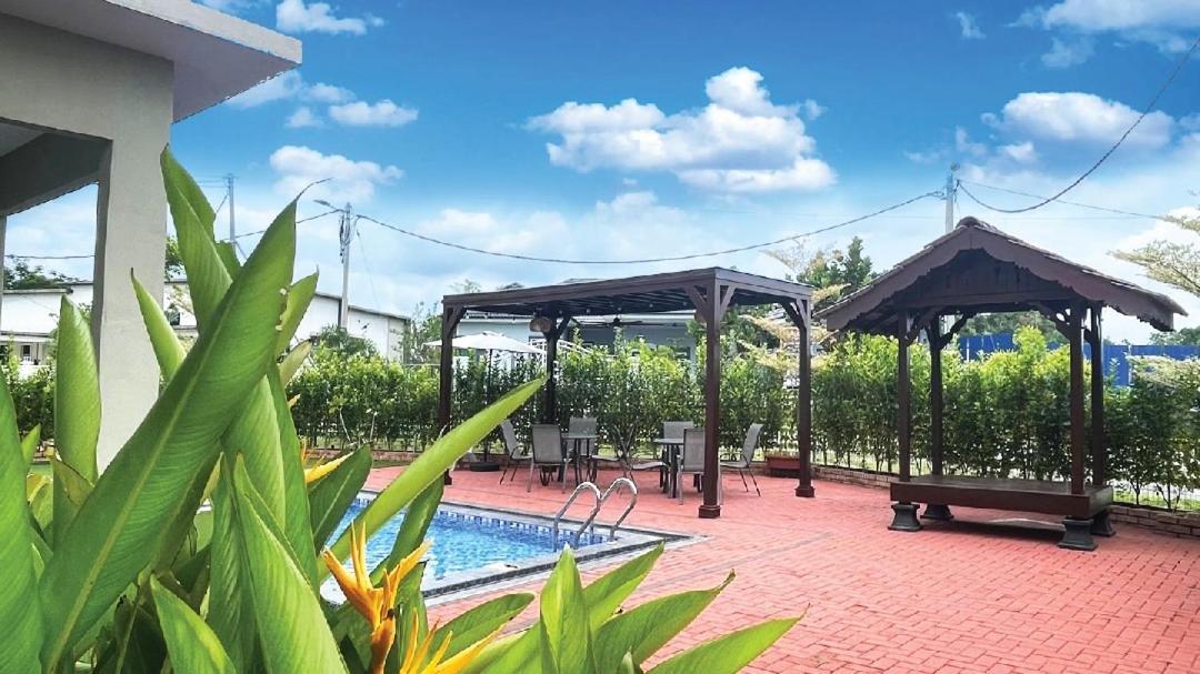 Laman Kaseh Homestay Bukit Katil 4Bedroom With Swimming Pool Ayer Keroh Ngoại thất bức ảnh